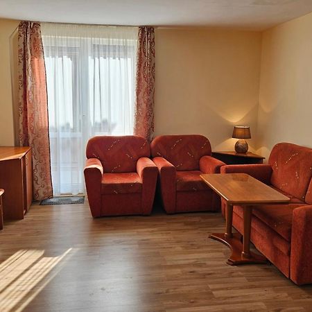 וארנה Caprice Family Hotel מראה חיצוני תמונה