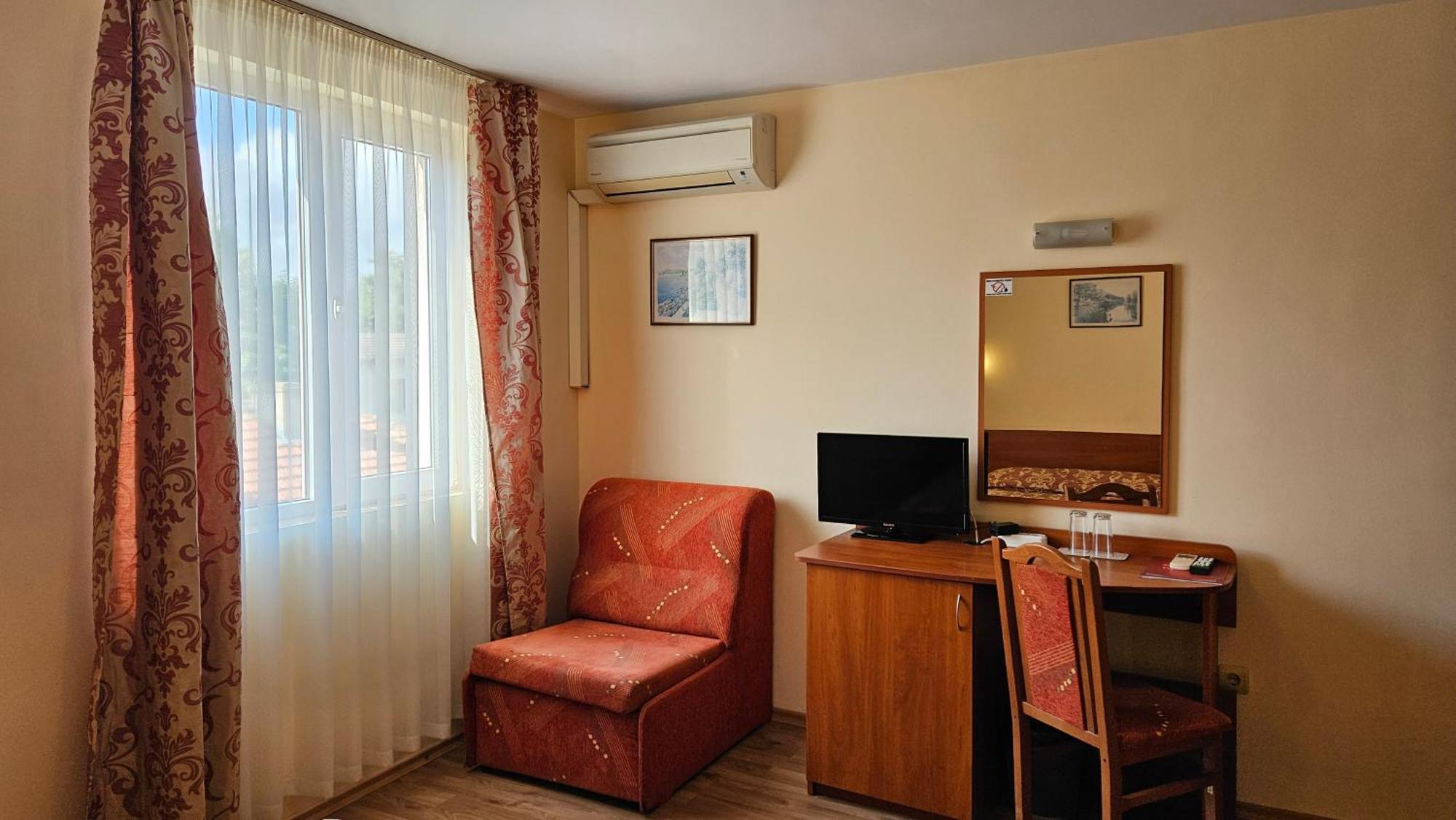 וארנה Caprice Family Hotel מראה חיצוני תמונה