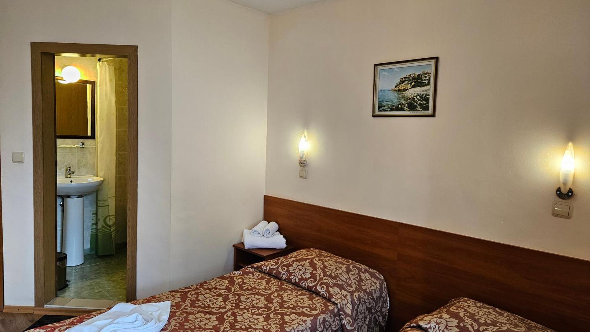 וארנה Caprice Family Hotel מראה חיצוני תמונה
