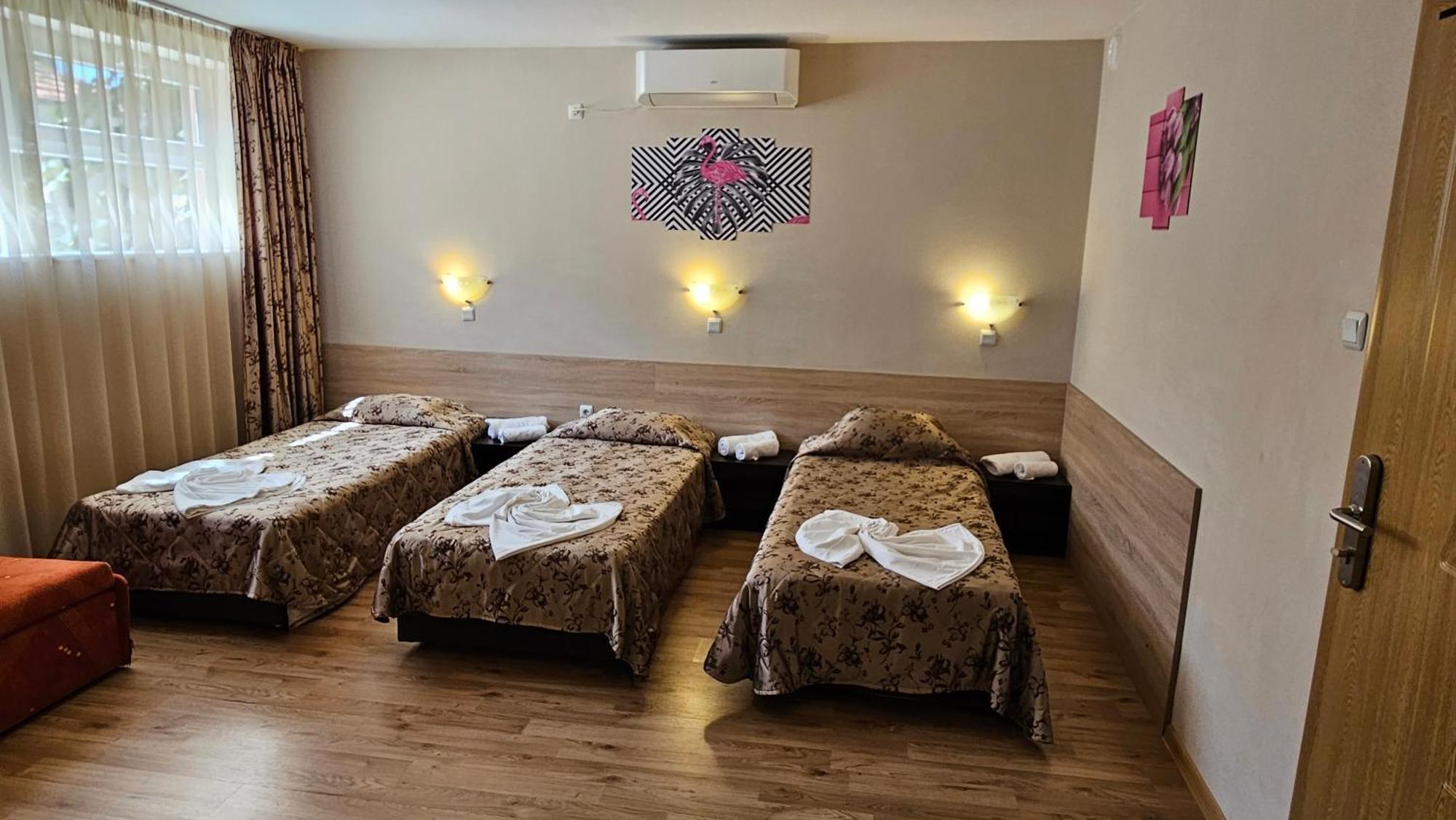 וארנה Caprice Family Hotel מראה חיצוני תמונה